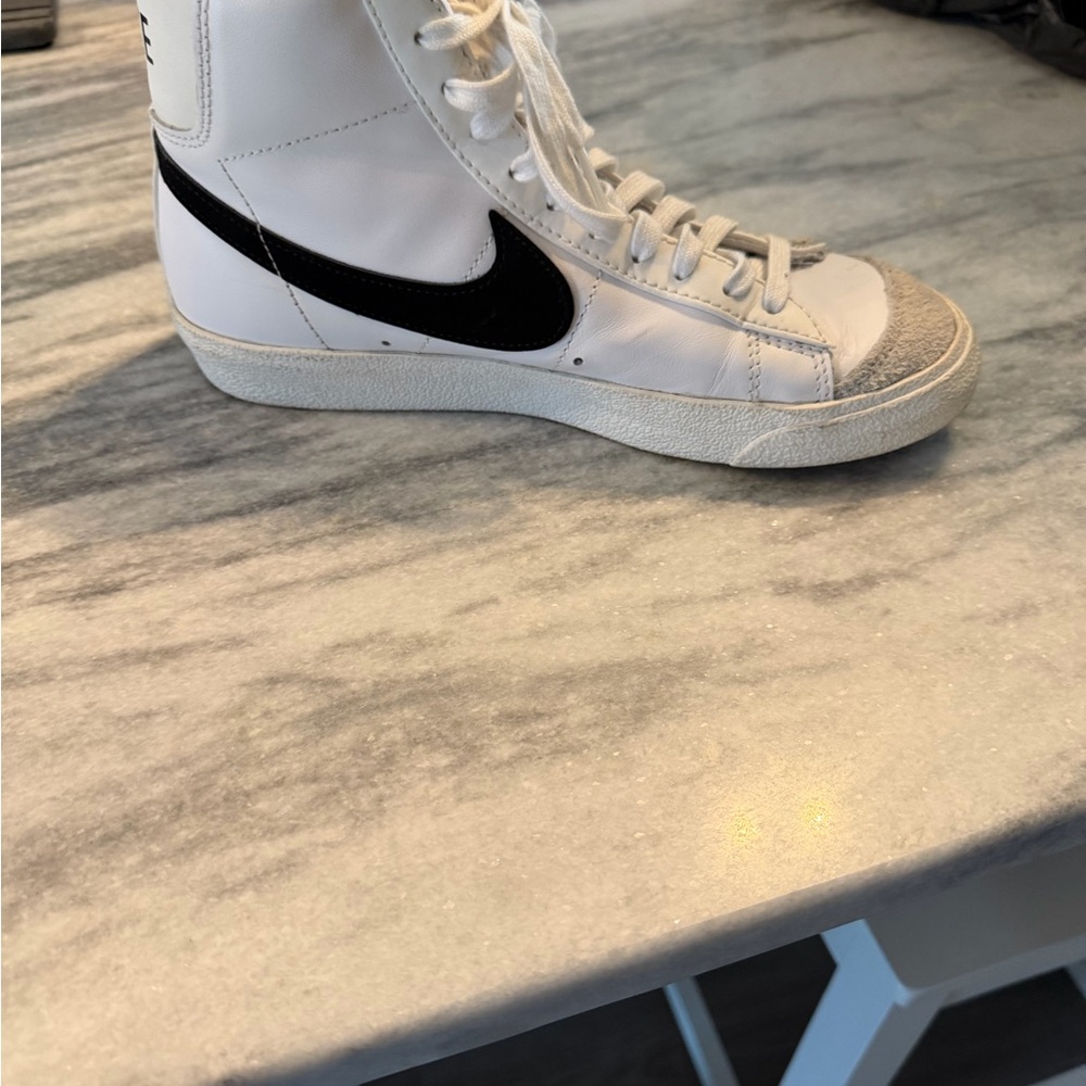 Nike Women's High-Top Sneakers in White and Black - Picture 3 of 6
